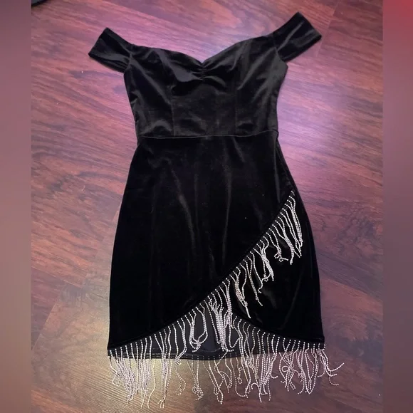 black velvet dress windsor Velvet Dresses in the Latest Colors of the Season